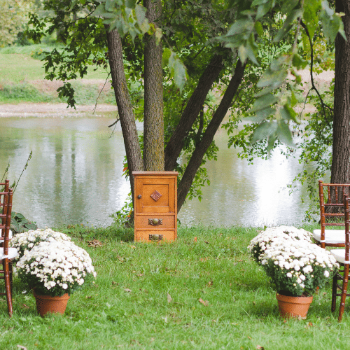 the-venlist-vendor-hunter-wedding-ceremony-inspiration.png